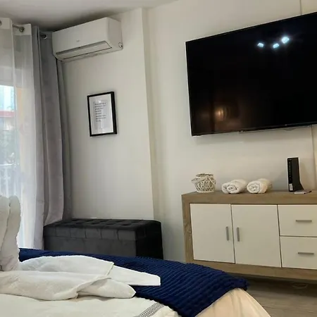 Aguila Estudio Beach Apartment *